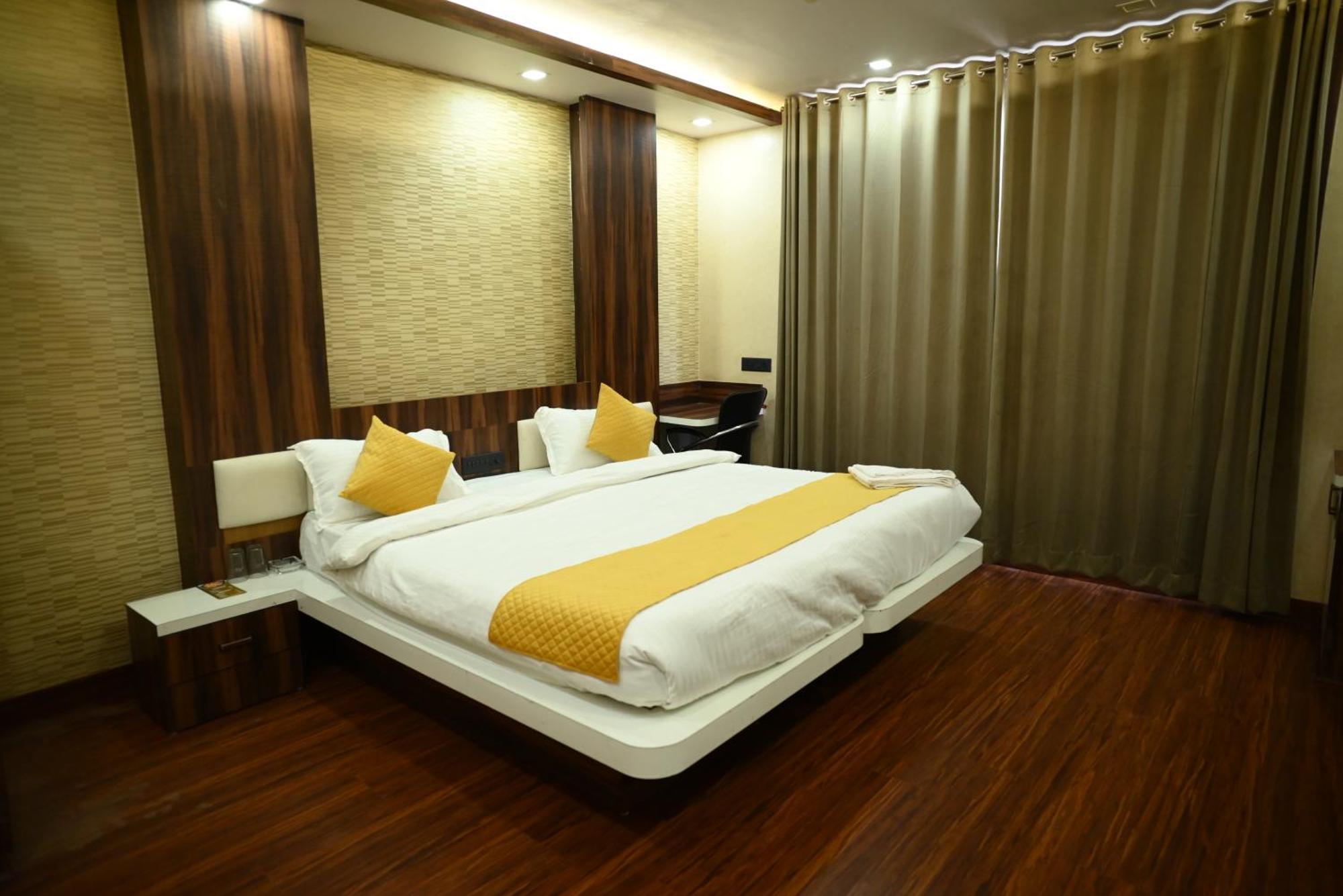 Kings Inn Hotel รานจี ภายนอก รูปภาพ